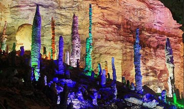 長沙出發(fā)到黃龍洞、天門山二日游